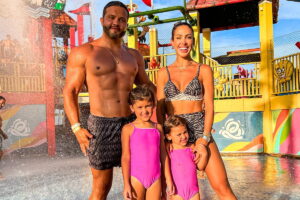 Bella Falconi curte momento de lazer com a família no Beach Park