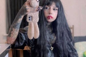 Modelo de OnlyFans e tiktoker russa morre assassinada a facadas