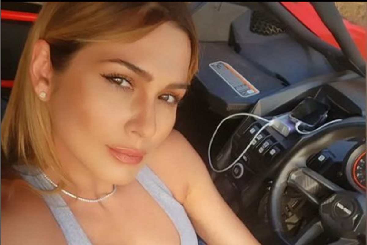 Livia Andrade selfie