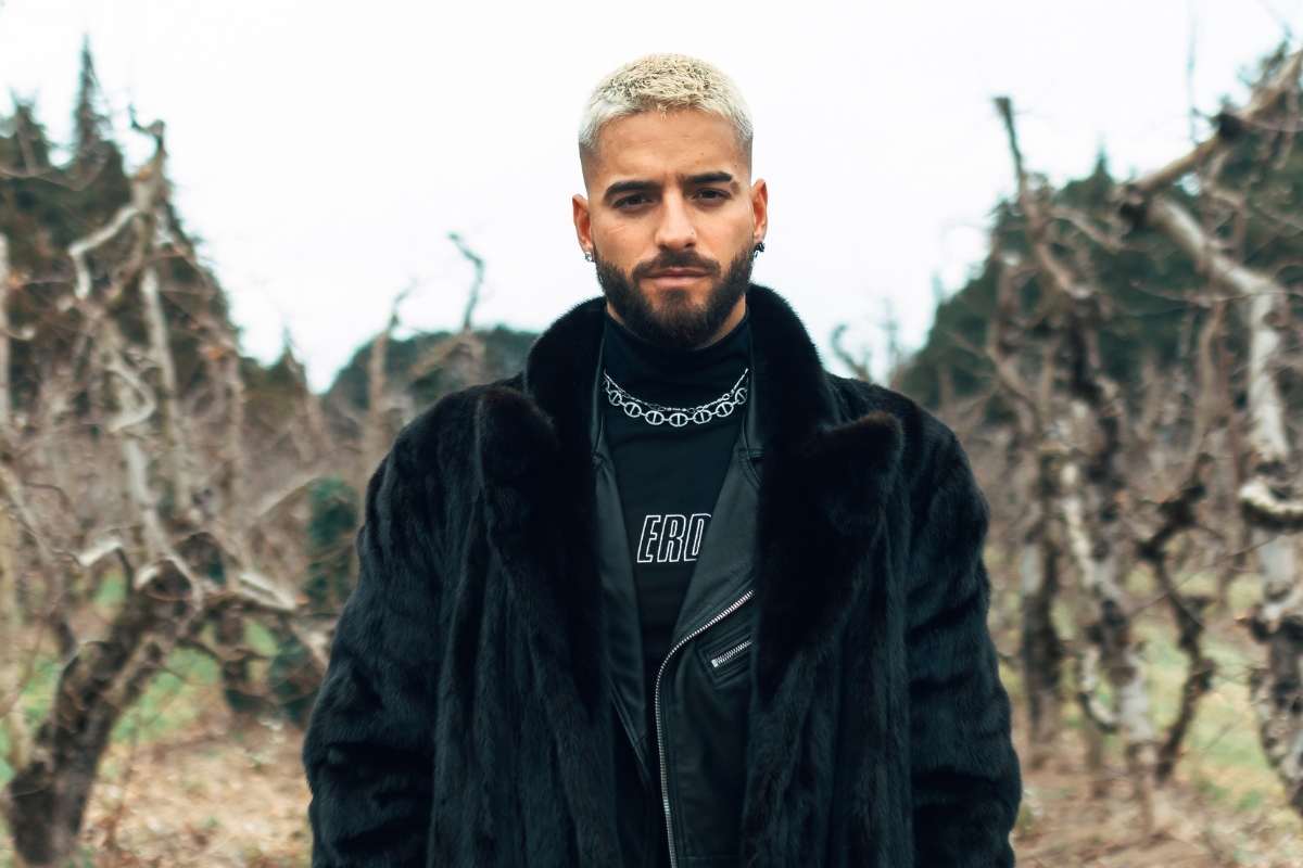 Maluma posando para foto