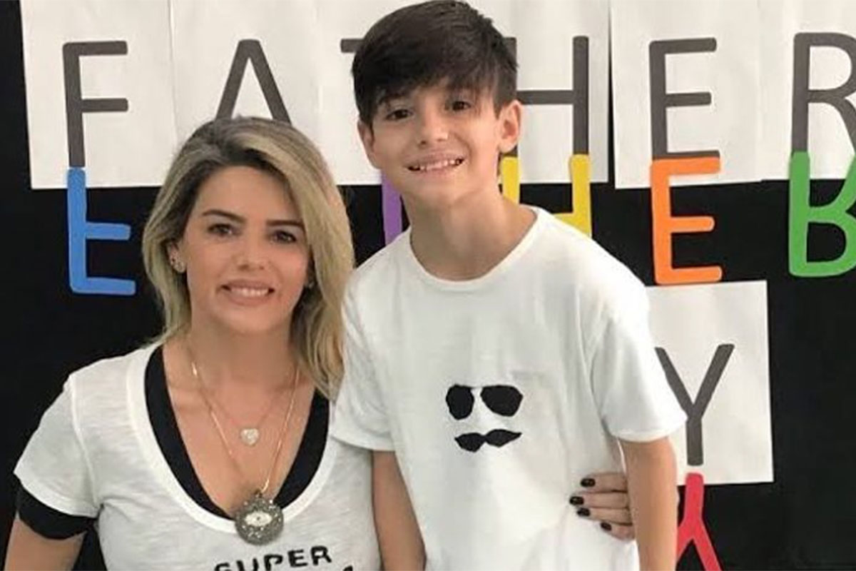 Mari Alexandre com o filho, Záion, sorridentes