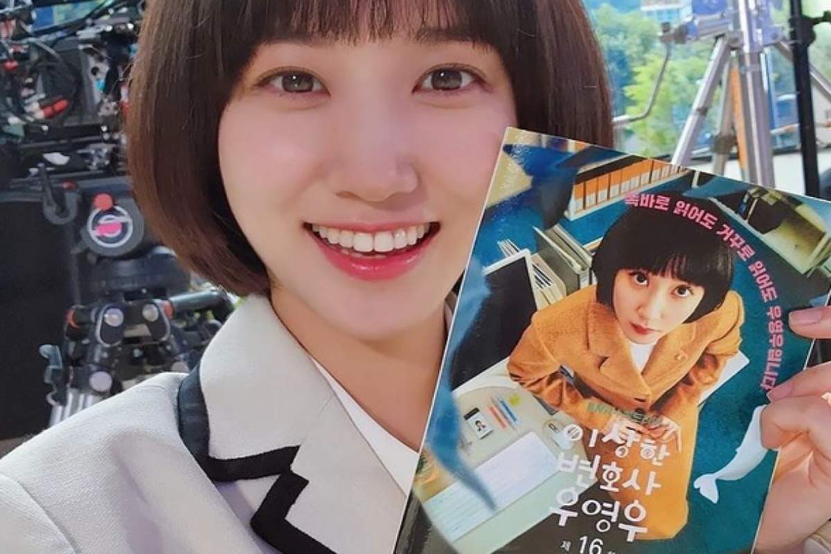Park Eun Bin sorrindo em foto