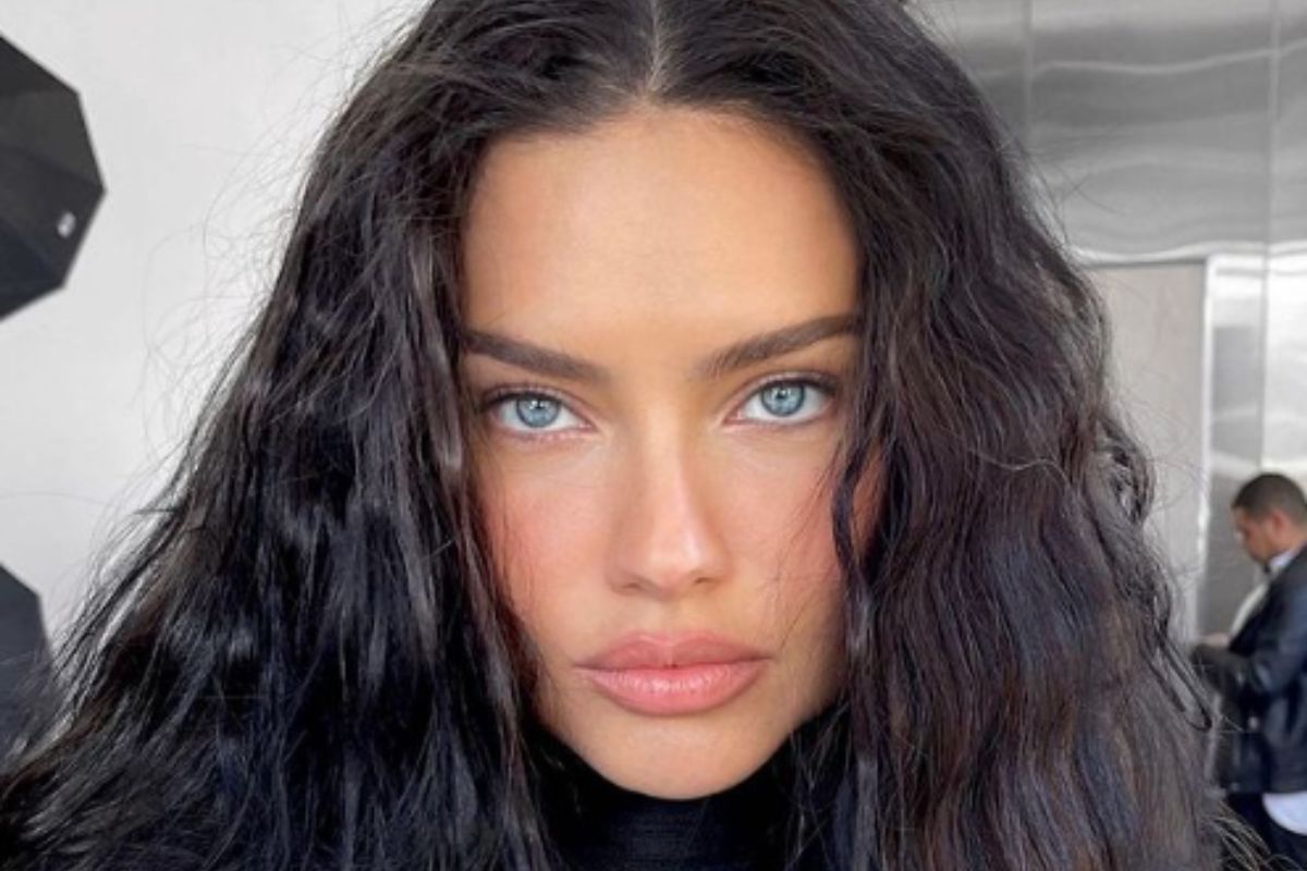 Adriana Lima Retrato