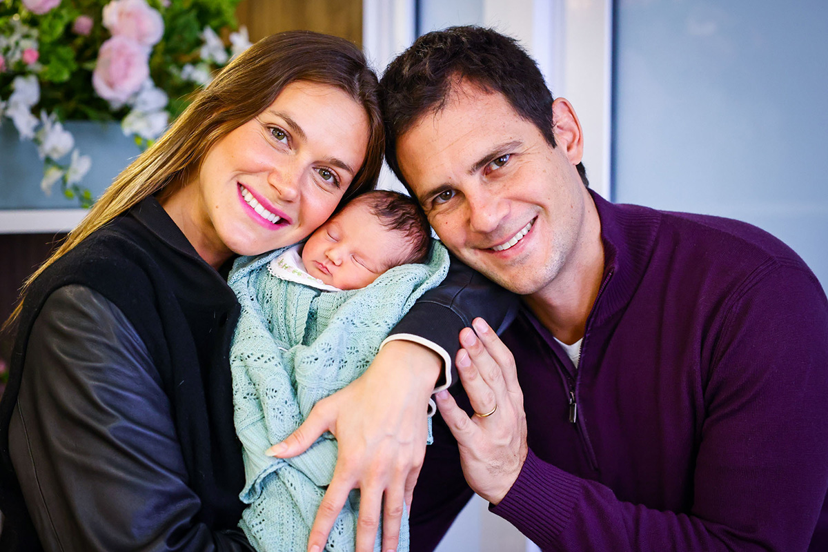 Renata Kuerten com o marido Beto Senna e a filha Lorena