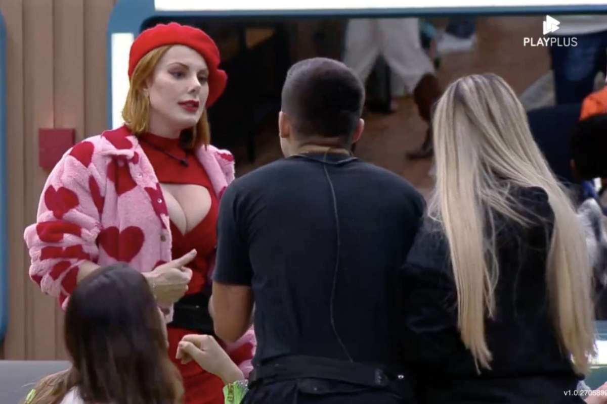 Deborah enfrenta Deolane