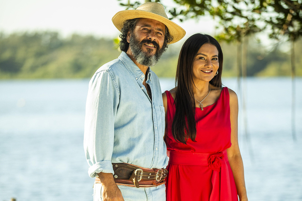 José Leôncio (Marcos Palmeira) e Filó (Dira Paes) em Pantanal