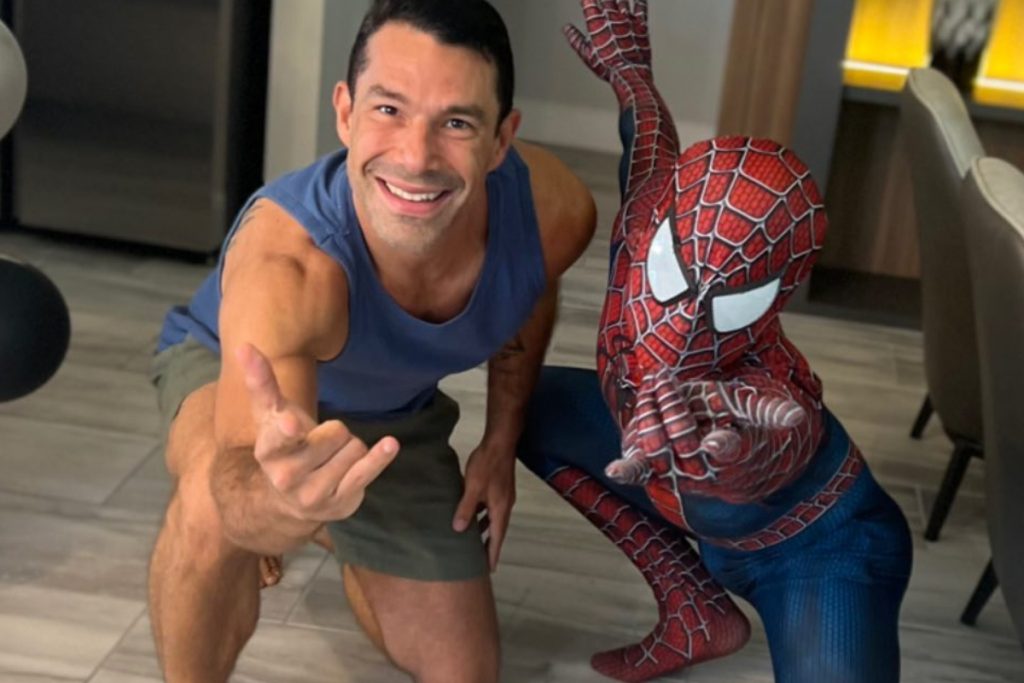 marcus-buaiz-homem-aranha-1024x683-1 marcus buaiz brinca com homem-aranha