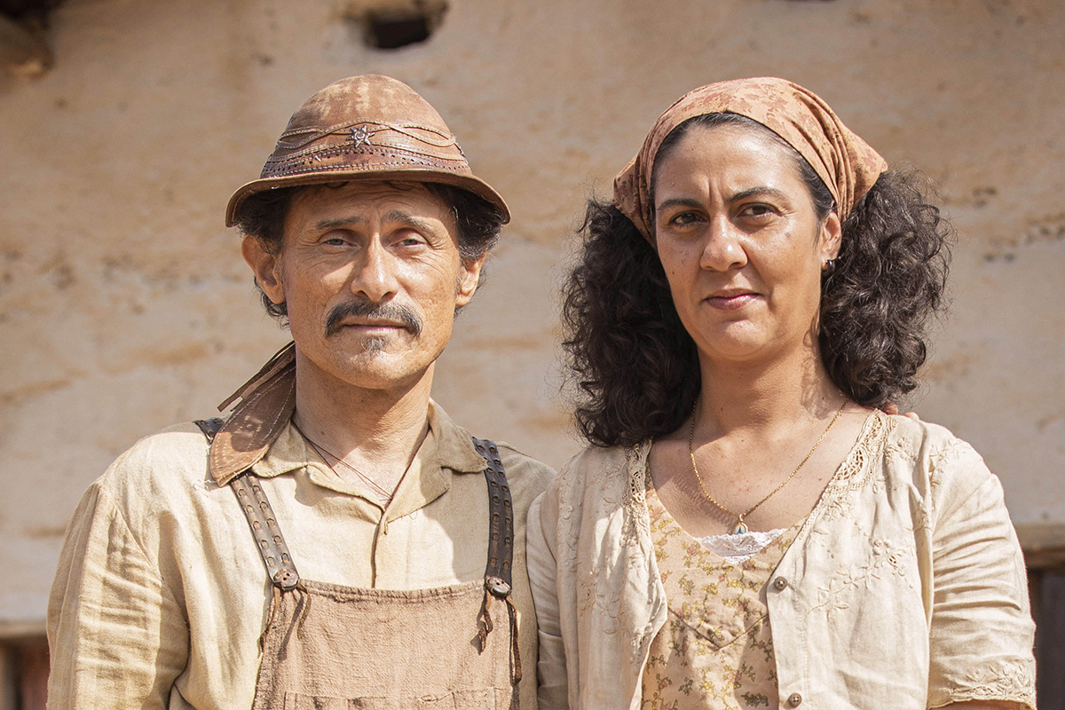 Timbó (Enrique Diaz) e Tereza (Clarissa Pinheiro) em Mar do Sertão