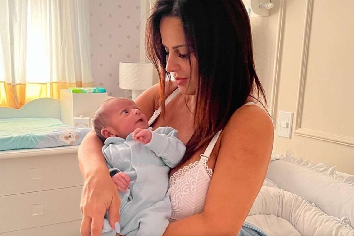 Viviane Araujo com o filho, Joaquim