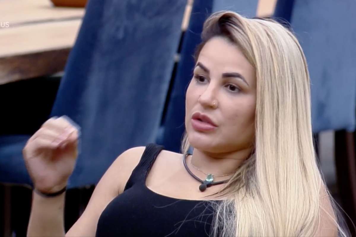 Vini critica Deolane Bezerra