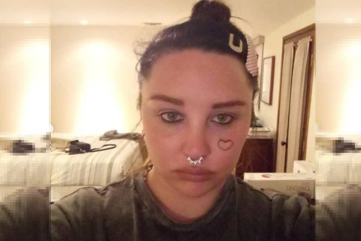 Amanda Bynes, selfie no quarto