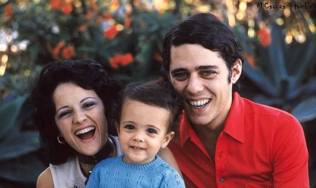 Marieta Severo, Chico Buarque e filha Silvia em 1971 (Foto:Reprodução/Pinterest)