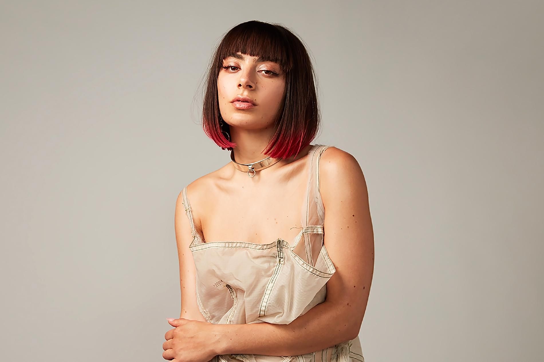 Charli XCX, atração do Primavera Sound São Paulo, anuncia mais um show na cidade