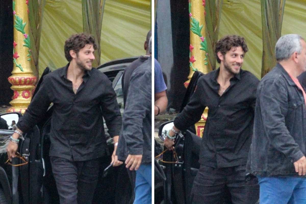 Chay Suede grava cena de 'Travessia' em praia do Rio de janeiro