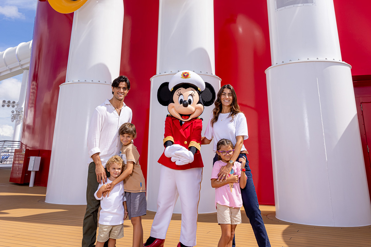 Felipe Simas, Mariana Uhlmann e os filhos