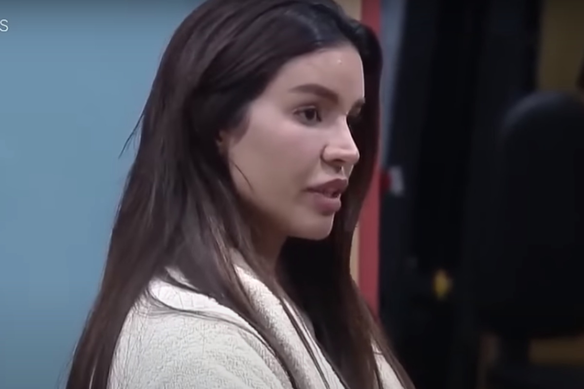kerline cardoso pensativa em a fazenda 14