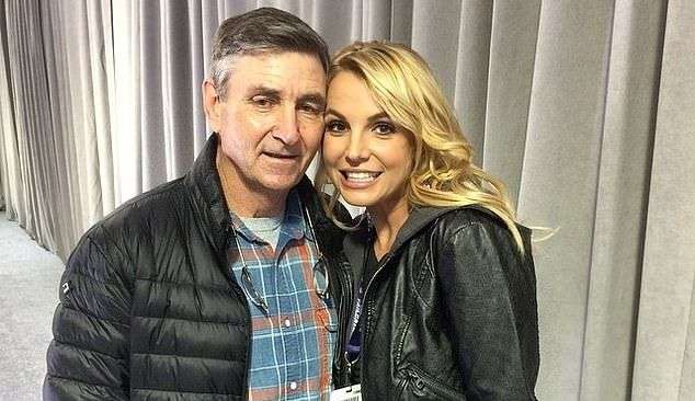 Britney Spears relata abusos físicos e psicológicos cometidos por seu pai