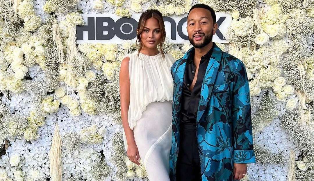 John Legend admite que 'não era um grande parceiro' para Chrissy Teigen no início do relacionamento