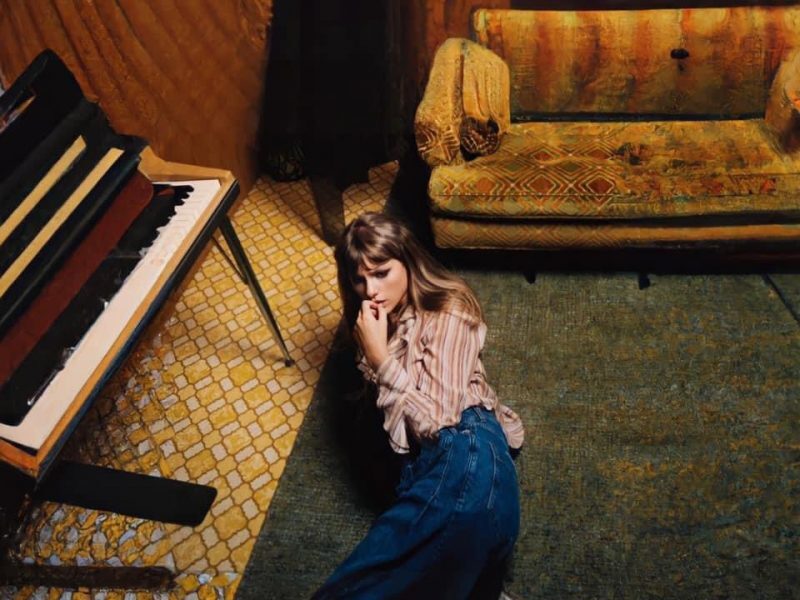 Taylor Swift bate recorde com novo álbum “Midnights”