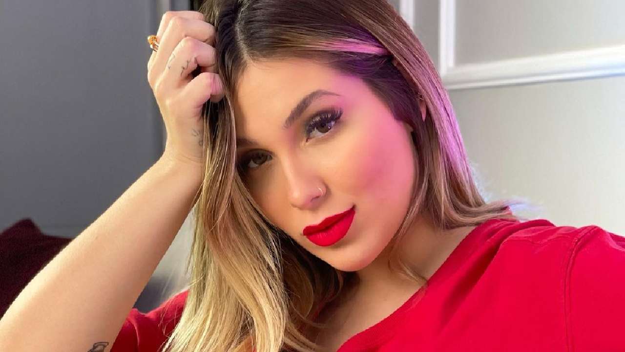 Acabou o engajamento? Virgínia lança promoção de óculos e web debocha: “Fora da minha realidade”; entenda