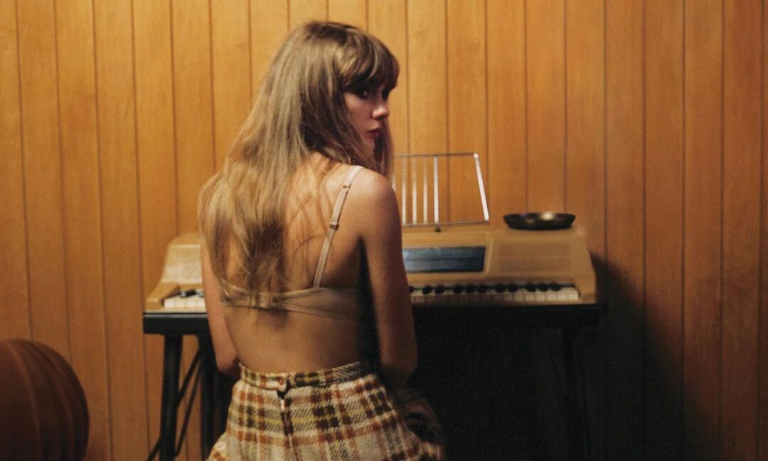 Billboard Hot 100: Taylor Swift se mantém pela 4° semana em #1; confira o TOP 10 da semana