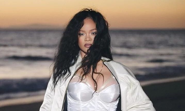 A faixa “Lift Me Up”, de Rihanna, debuta na posição #2 da Billboard Hot 100!