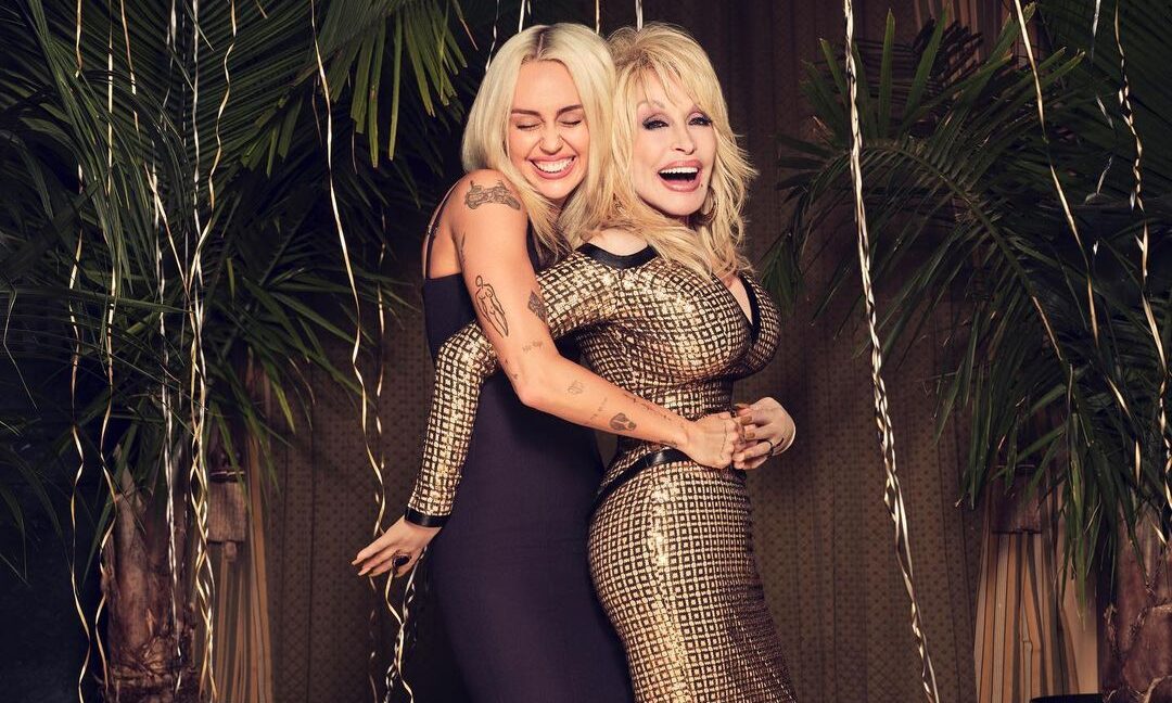 Miley Cyrus convida madrinha Dolly Parton para especial do Réveillon 2023