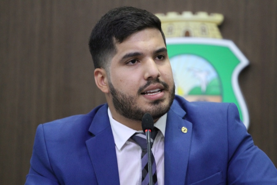 Ué? Deputado André Fernandes pede impeachment de Lula antes do início do mandato