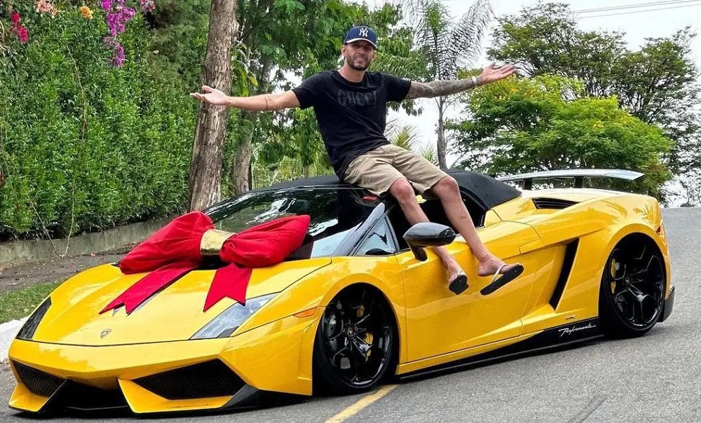 Influencer Big Jhow é preso após promover sorteio ilegal de carro de luxo