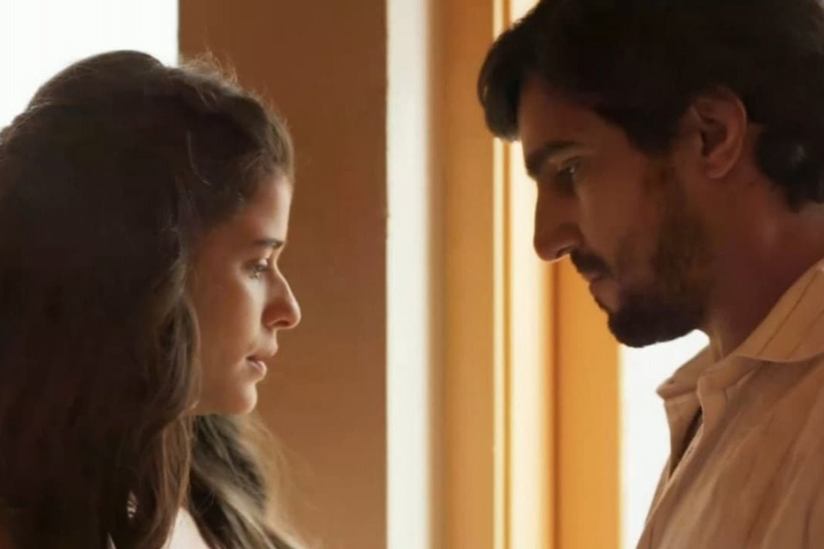 Candoca (Isadora Cruz) e Tertulinho (Renato Góes) em Mar do Sertão