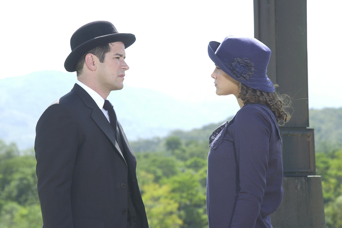 Danilo (Murilo Benício) e Olga (Priscila Fantin) em Chocolate Com Pimenta
