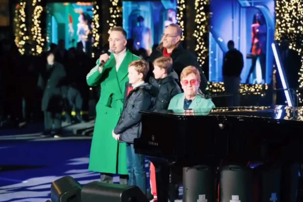 Elton Joyhn, David Furnish e os filhos