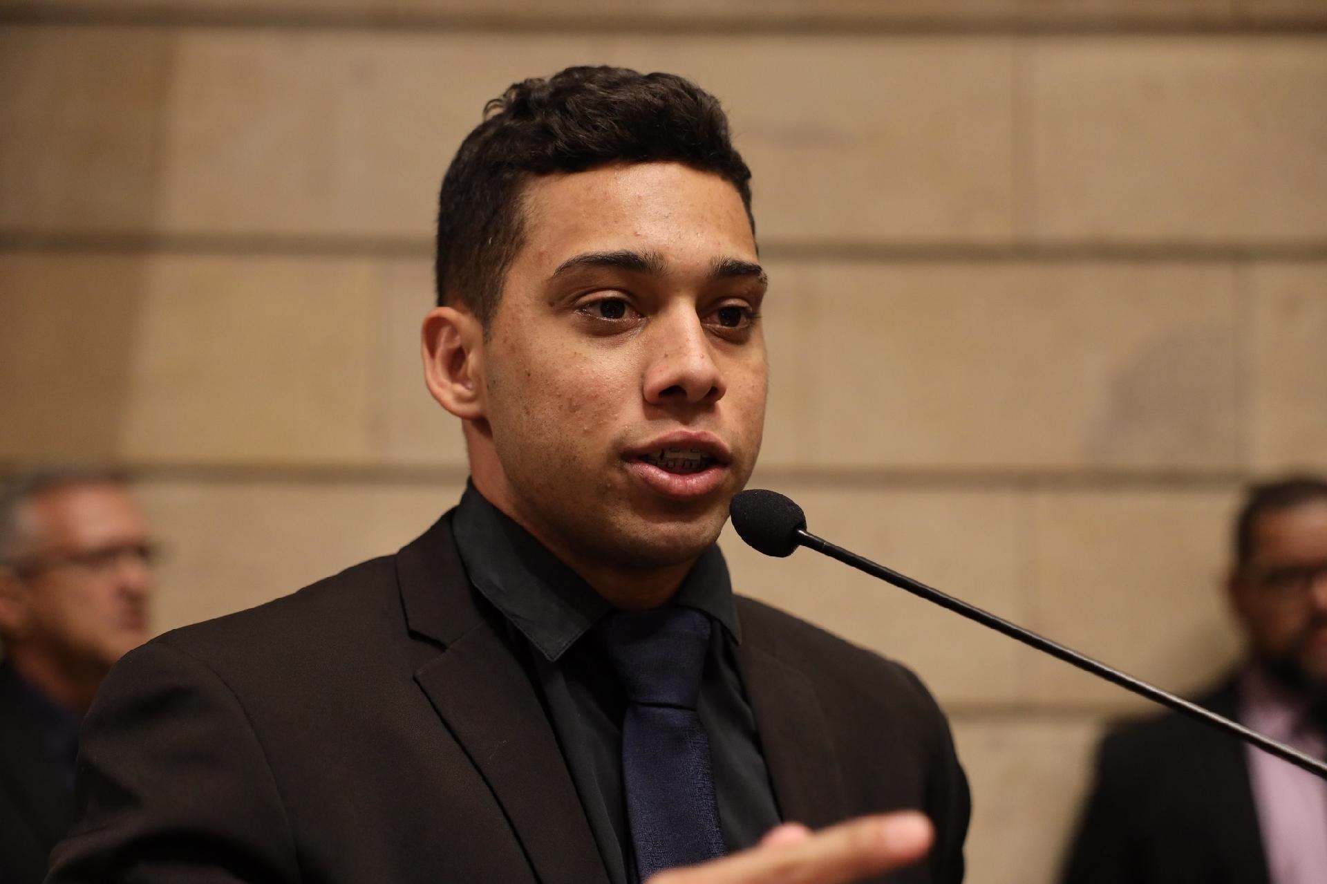Influenciador e ex-vereador Gabriel Monteiro é preso acusado de estupro