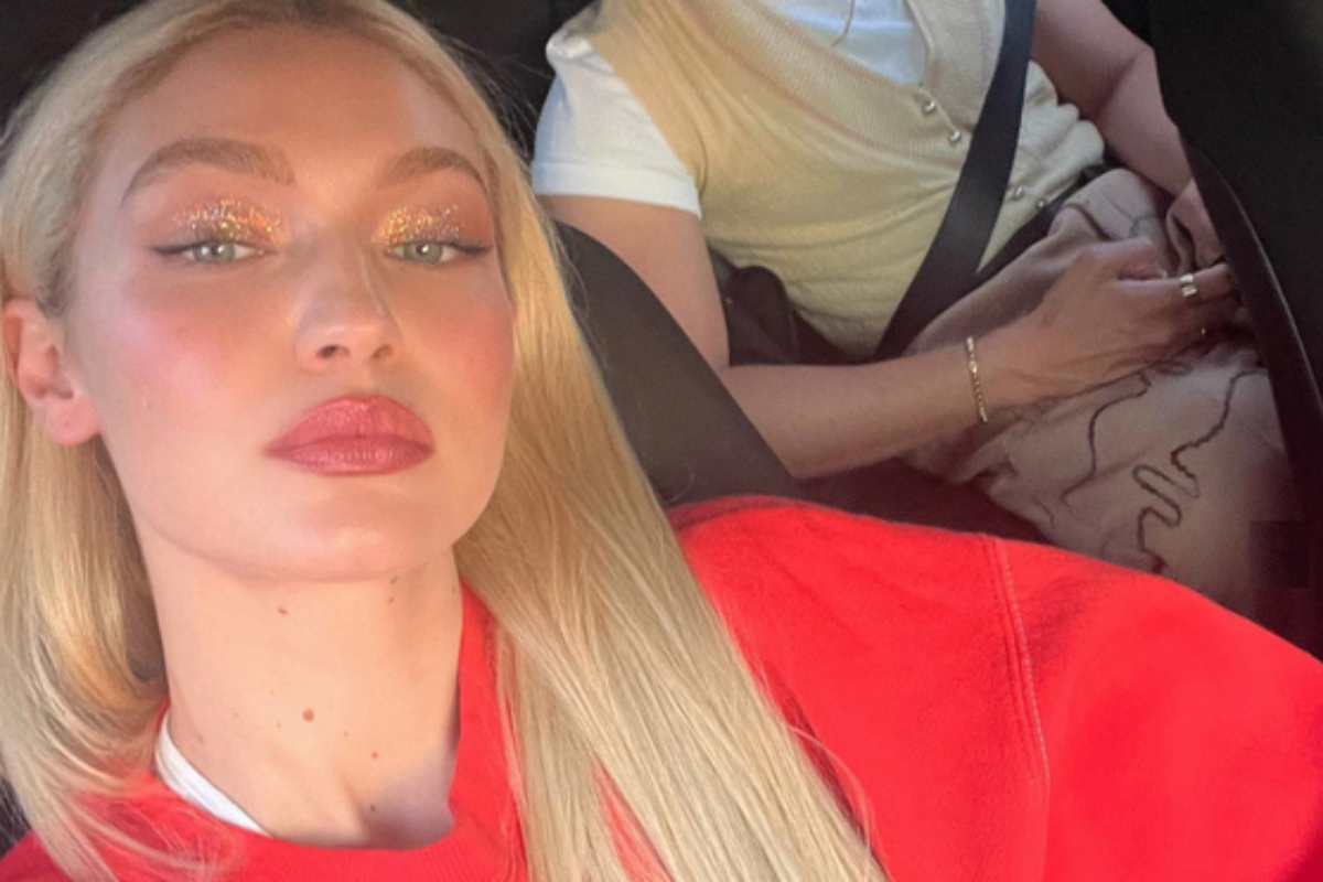 Gigi Hadid no carro