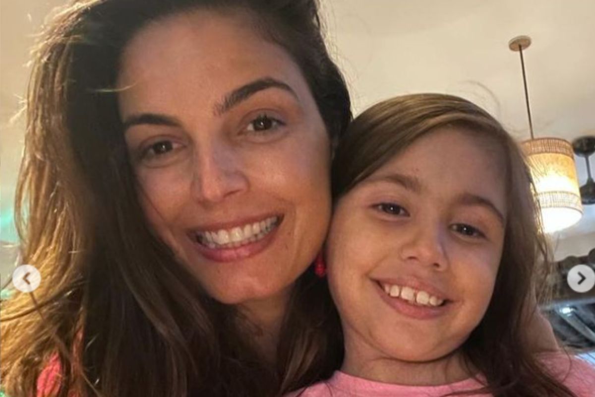 emanuelle araujo e sobrinha