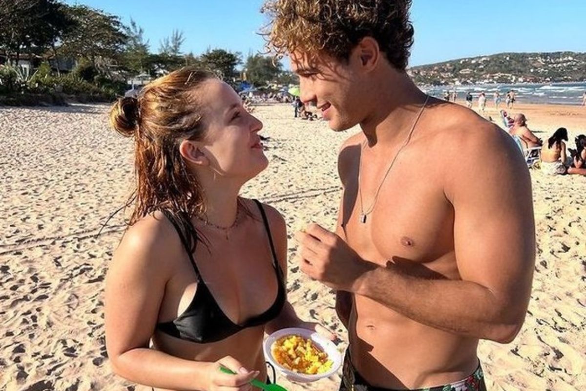 larissa manoela e andré luiz na praia