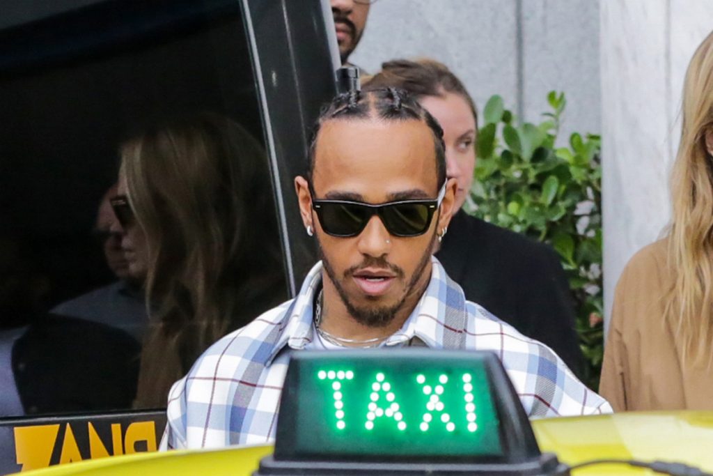 Lewis Hamilton desembarcou no aeroporto Santos Dumont