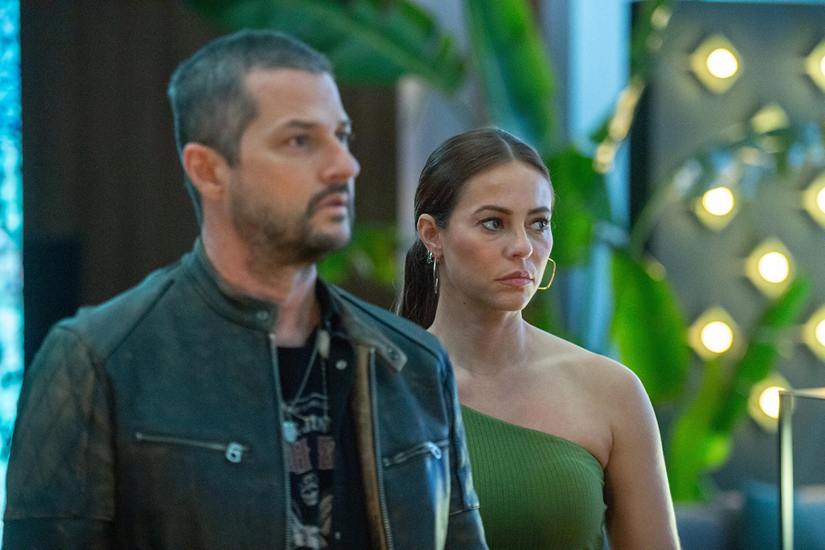 Moa (Marcelo Serrado) e Pat (Paolla Oliveira) em Cara e Coragem