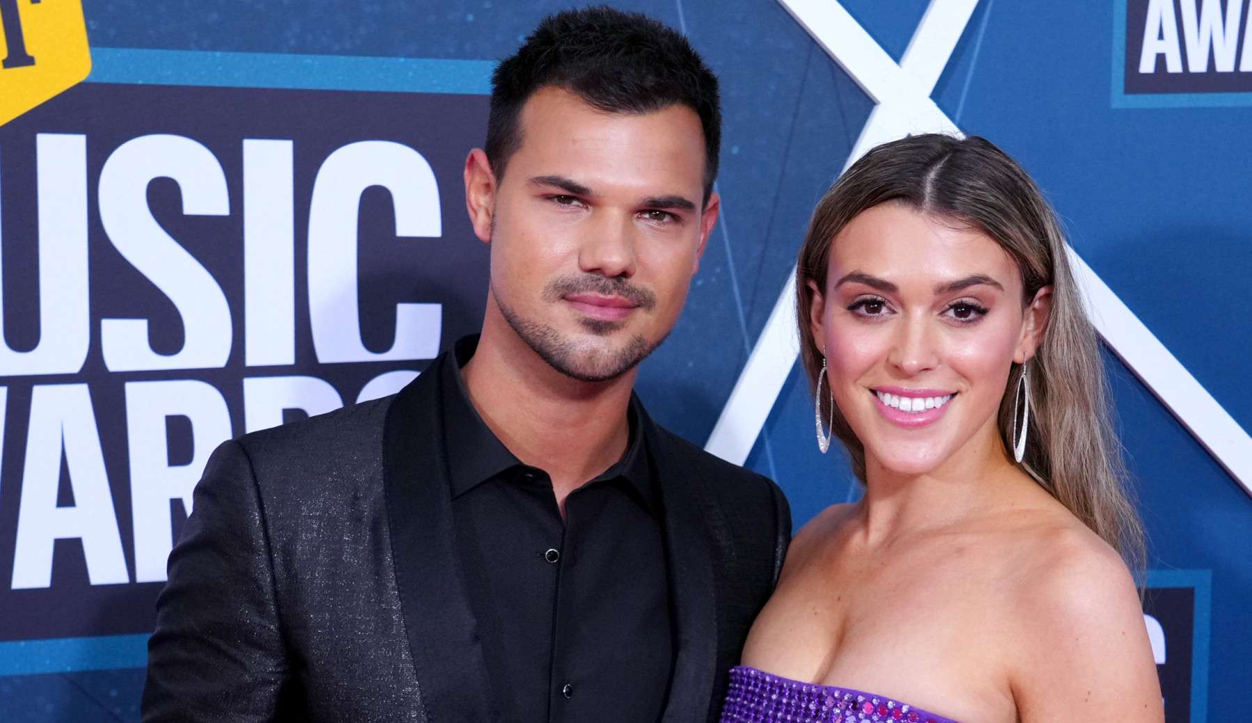 Taylor Lautner se casa com Taylor Dome