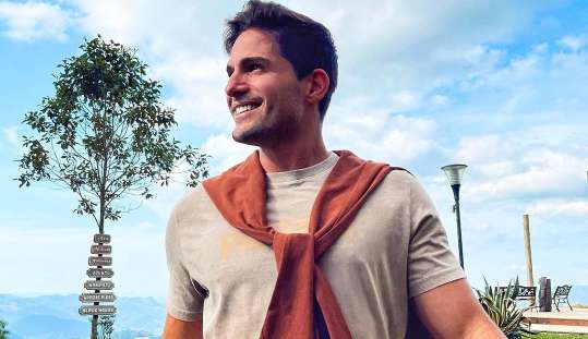 André Martinelli fala sobre exposição da vida particular nas redes sociais: 'Gosto de ter minha privacidade'