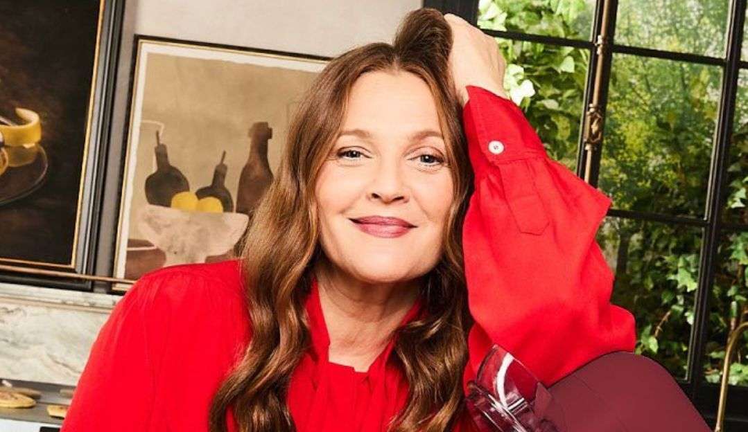 Livre do álcool, Drew Barrymore celebra jornada de autocuidado e diz estar aberta para o amor