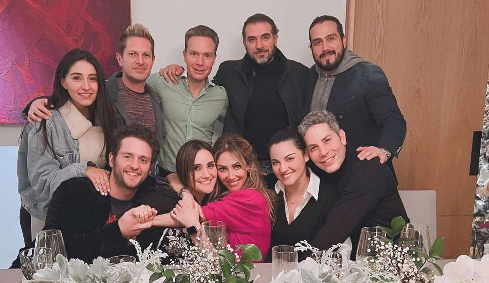 Anahí reúne ex-rebeldes em sua casa, 'se isso não é amor, o que é?'