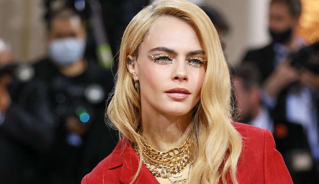 Cara Delevingne doa sangue para estudos sobre orgasmos