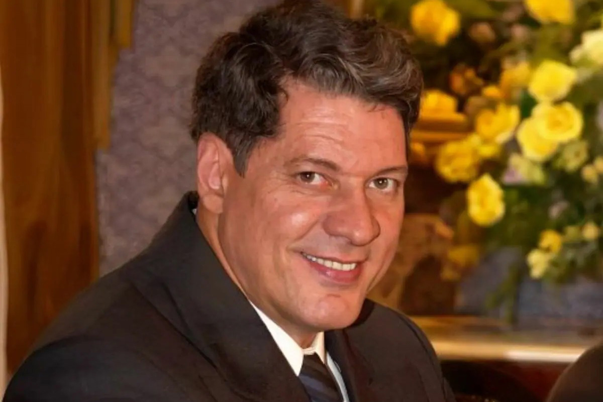 Reginaldo (Antônio Grassi) em Chocolate Com Pimenta