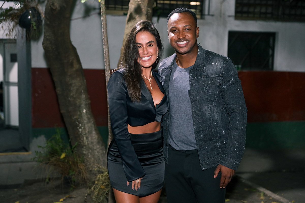 Thiaguinho e Carol Peixinho
