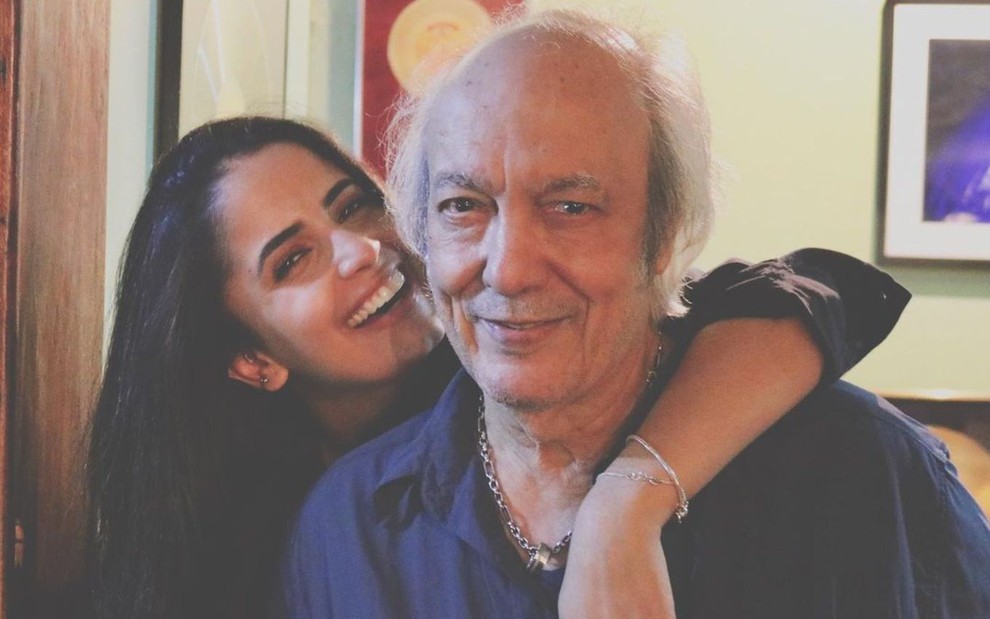 Viúva de Erasmo Carlos diz que está negligenciando hábitos de higiene após morte do cantor