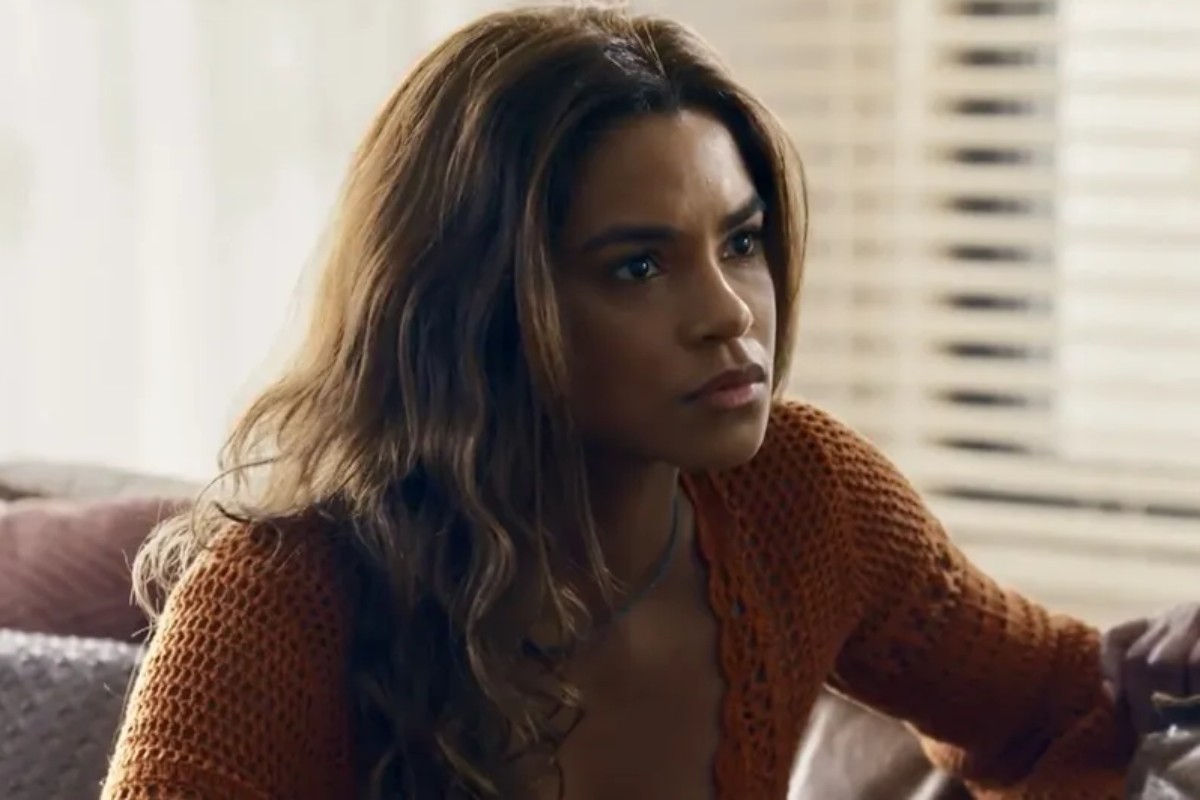 brisa (lucy alves) séria em travessia