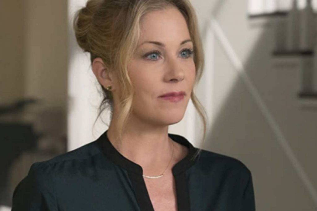 christina-applegate-cena-de-dead-to-me-netflix-1024x683-1