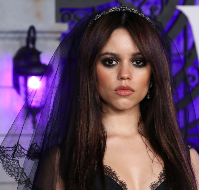 Jenna Ortega Atriz De Wandinha Surpreende Com Novo Visual Confira Fofocas E Famosos