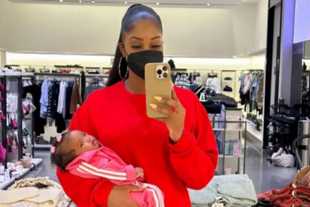 Lanisha Cole com a bebê Onyx
